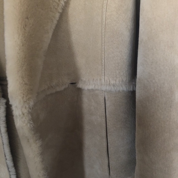 Coat - Picture 2 of 3